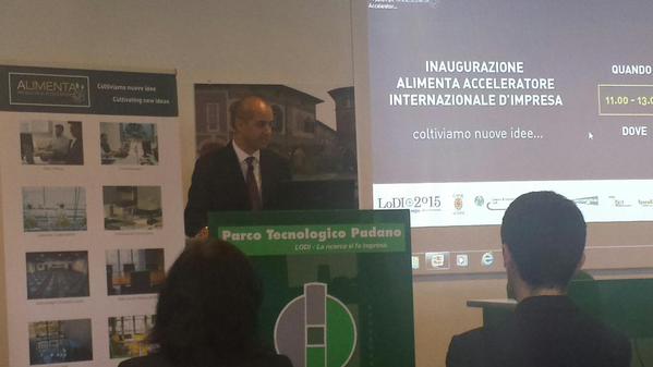 CET_A_EW8AAbtdg.jpg image