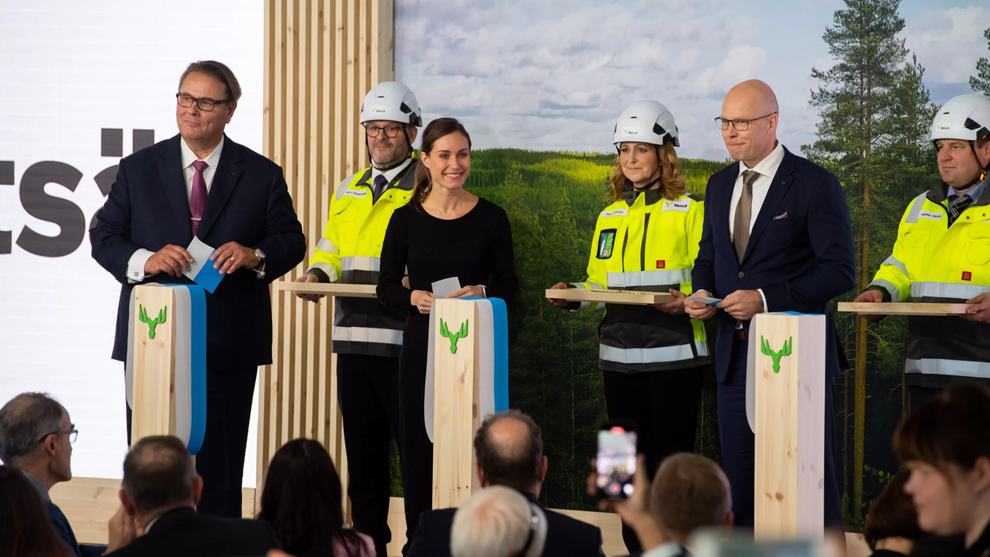 9EF6223D-6803-4347-9E5C-15546E812994